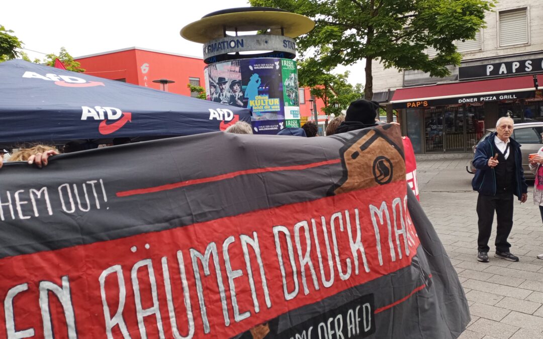 Waldkraiburg: AfD-Infostand – Blockiert!
